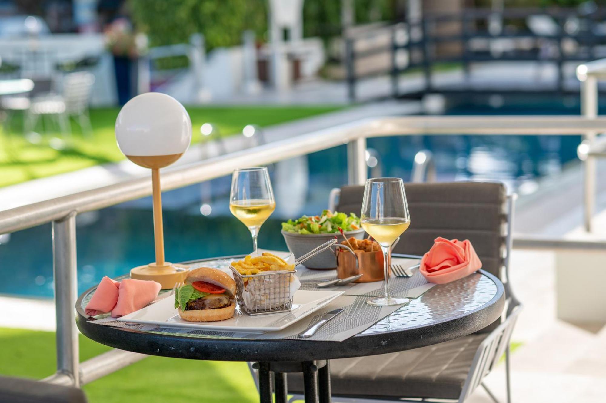 The Rockley By Ocean Hotels - Breakfast Included Бриджтаун Екстериор снимка